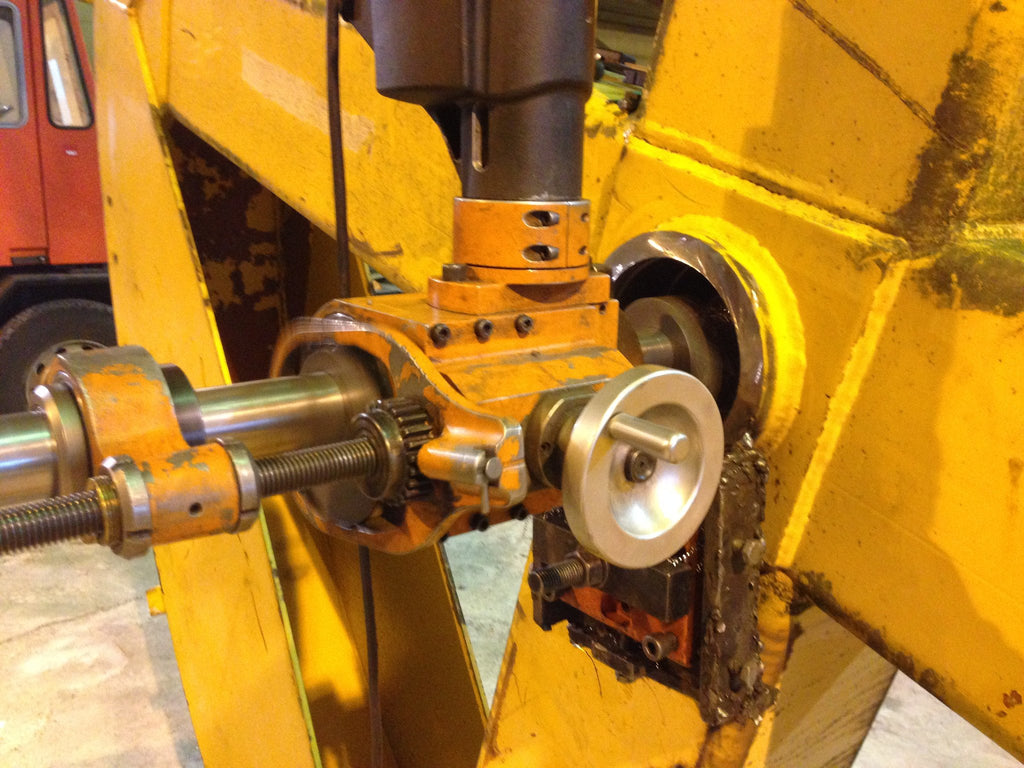 Mobile machining of bushings